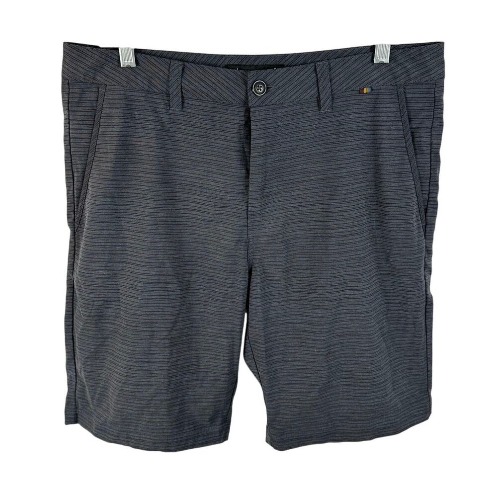 Travis Mathew Golf Shorts Striped Grey Black Size 32 x 10 Inch Lightweight